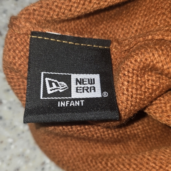 New Era Infant Texas Longhorns Hook’em Beanie - Picture 3 of 4